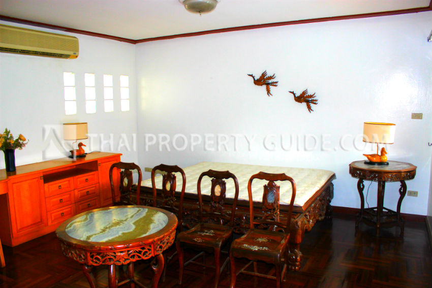 Townhouse in Sukhumvit 