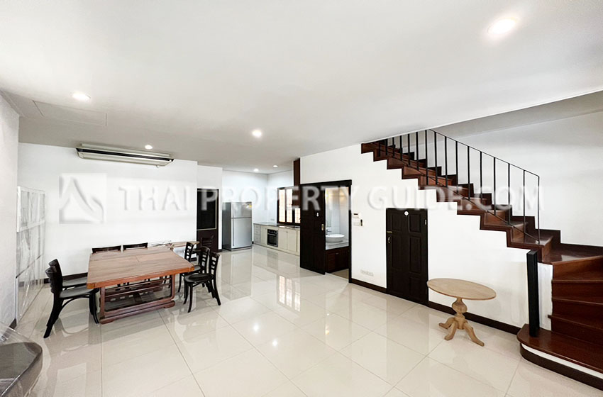 Townhouse in Sukhumvit 