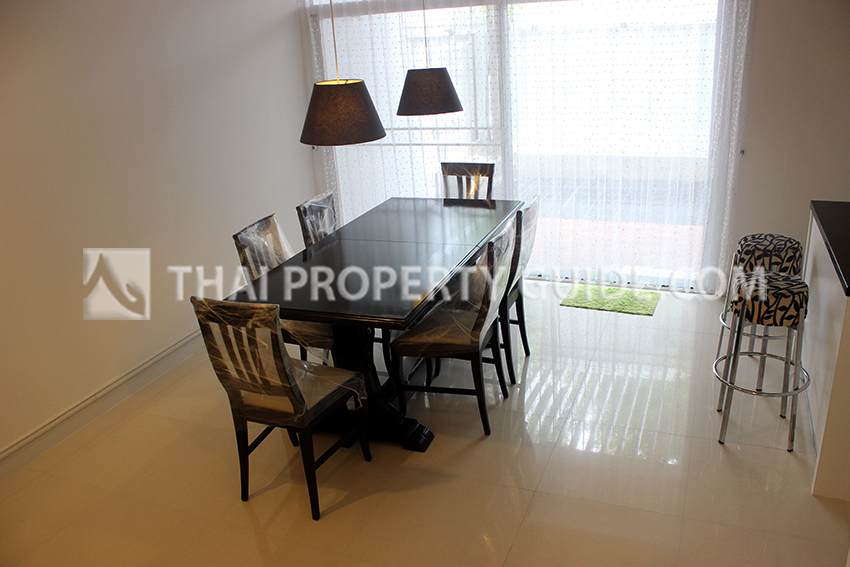 Townhouse in Sukhumvit 