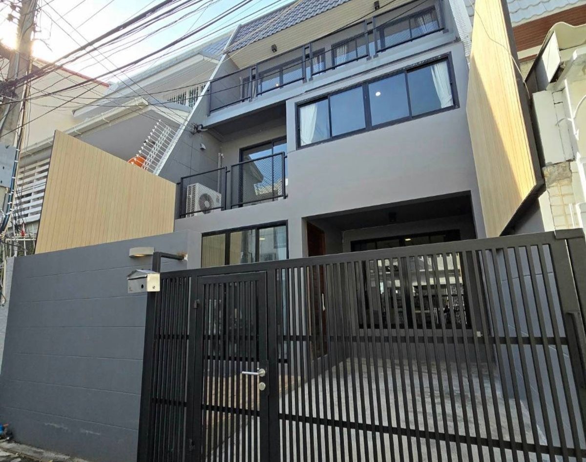 Townhouse in Sukhumvit 
