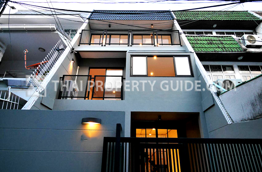 Townhouse for rent in Sukhumvit