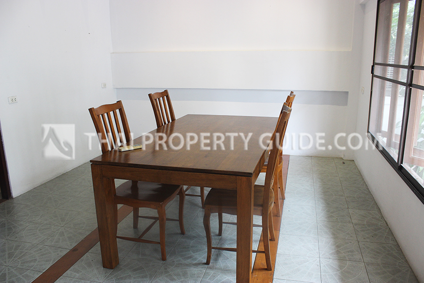 Townhouse in Sukhumvit 
