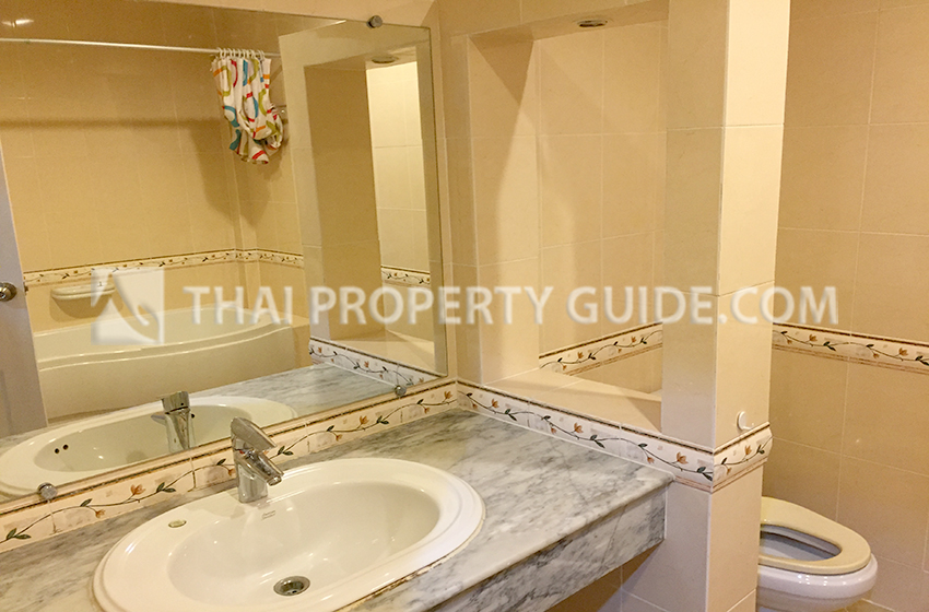 Townhouse in Sukhumvit 