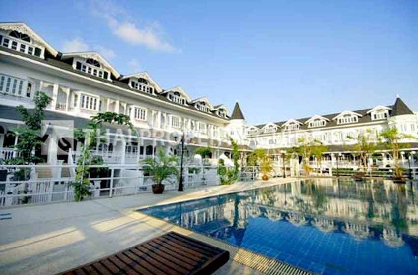 Townhouse in Sukhumvit