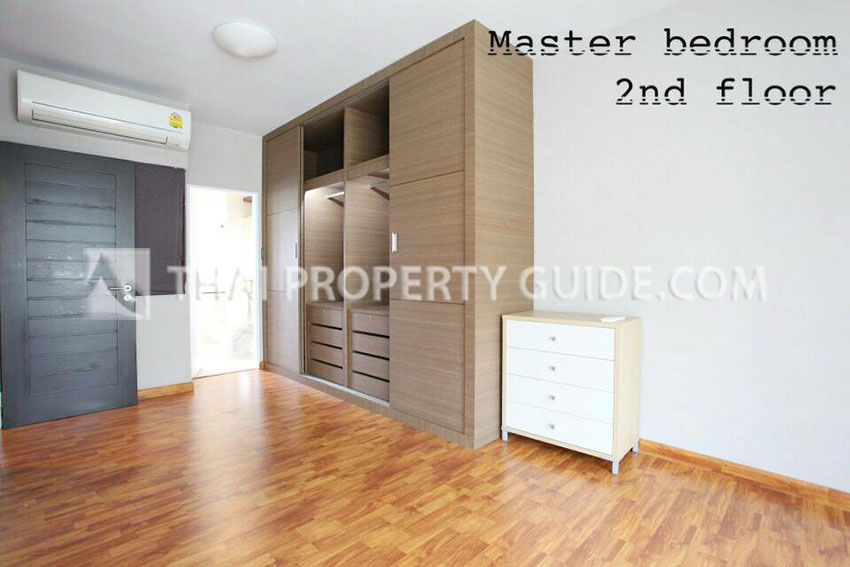Townhouse in Sukhumvit 