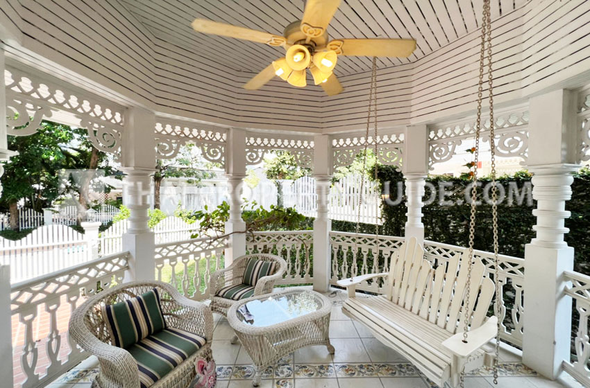 Townhouse in Sukhumvit 