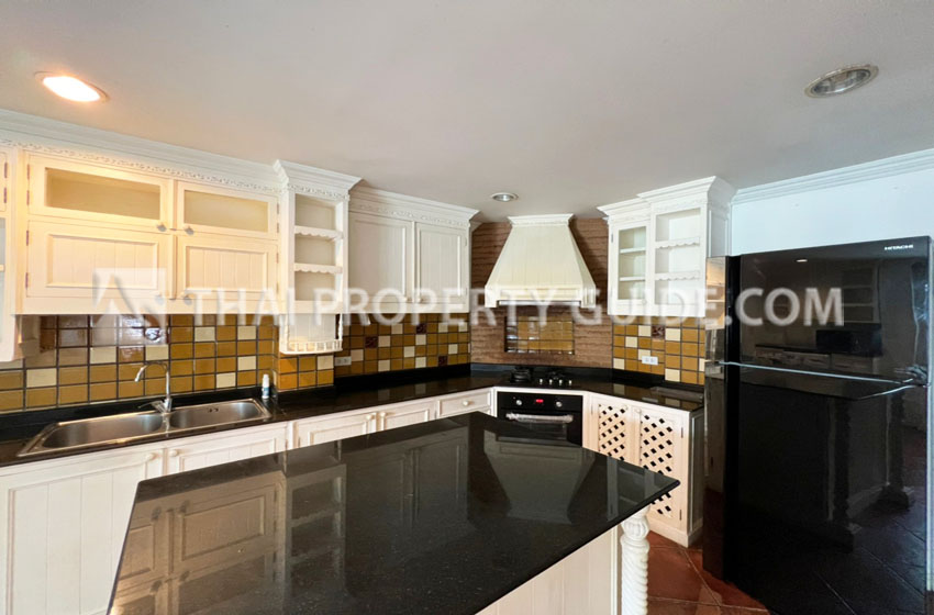 Townhouse in Sukhumvit 
