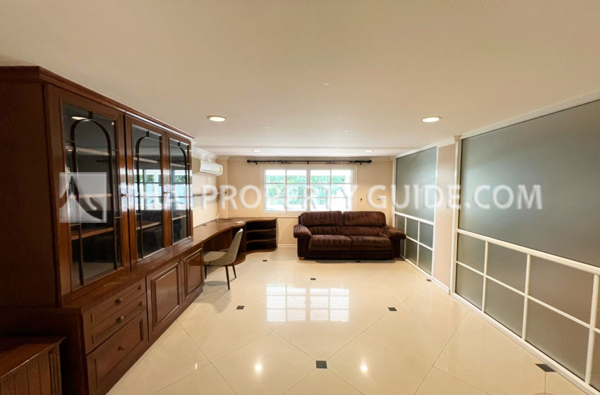 Townhouse in Sukhumvit 