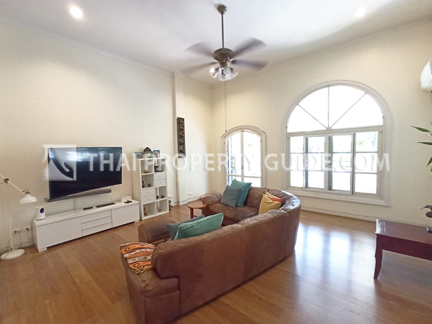Townhouse in Sukhumvit 