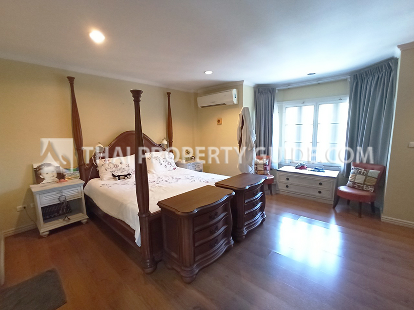 Townhouse in Sukhumvit 