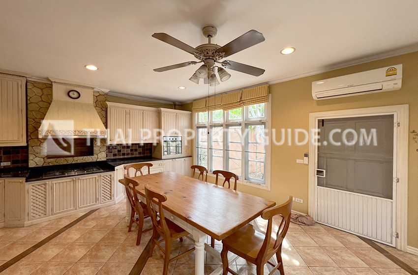 Townhouse in Sukhumvit 