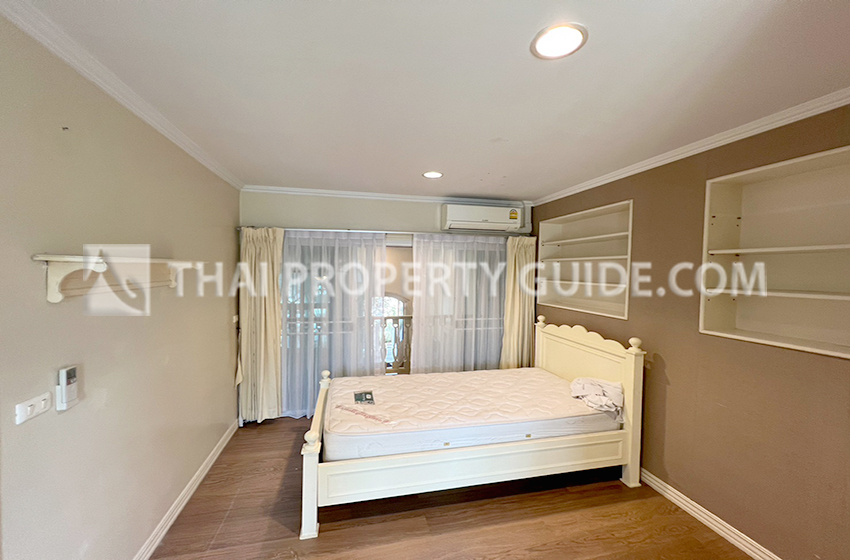 Townhouse in Sukhumvit 