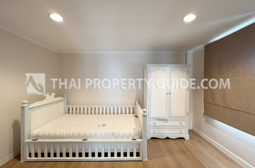 Townhouse in Sukhumvit 