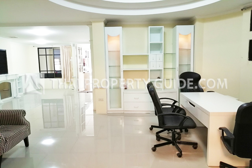Townhouse for rent in Sukhumvit