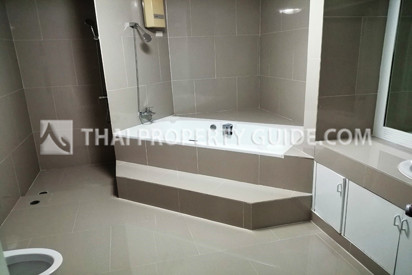 Townhouse in Sukhumvit 