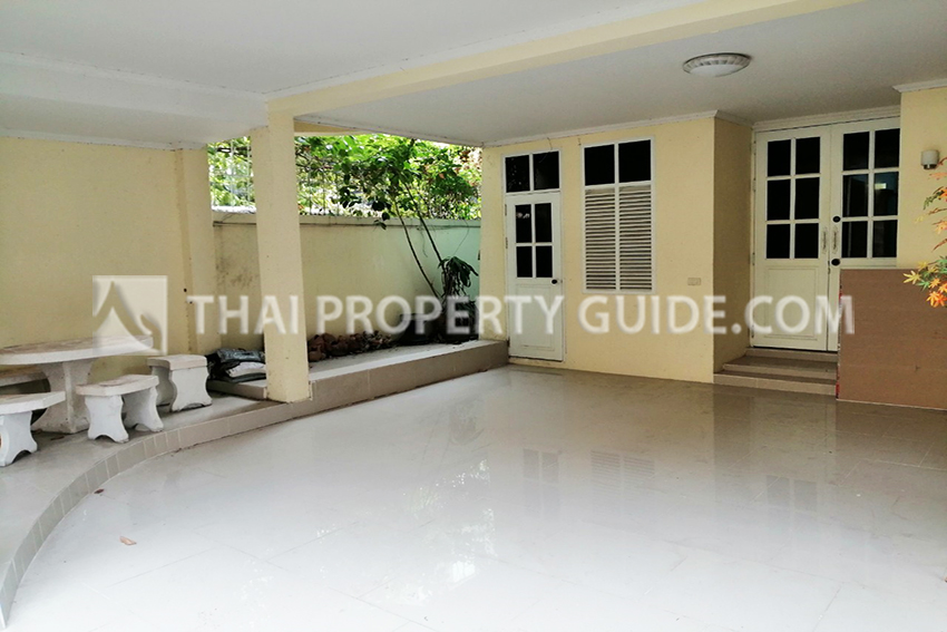 Townhouse in Sukhumvit 