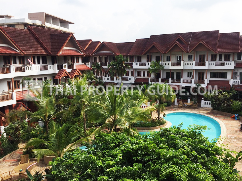 Townhouse in Sukhumvit 