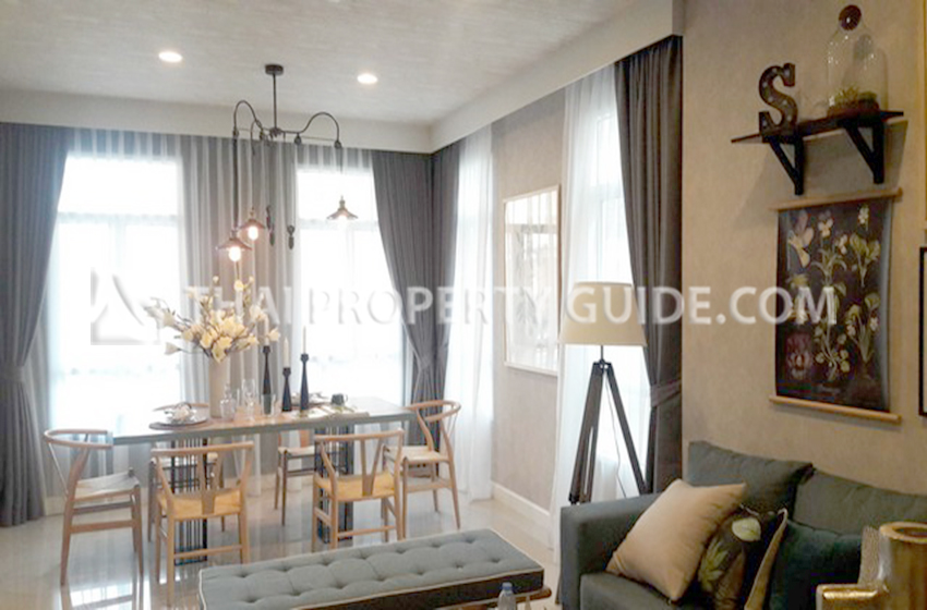 Townhouse in Sukhumvit 