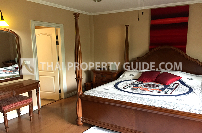 Townhouse in Sukhumvit 