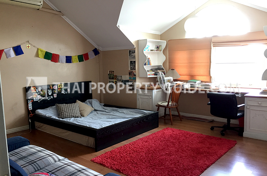 Townhouse in Sukhumvit 