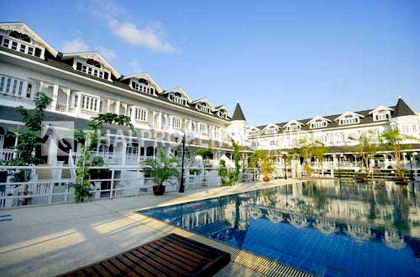 Townhouse in Sukhumvit 