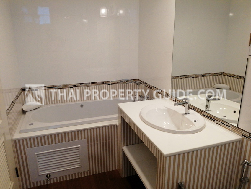 Townhouse in Sukhumvit 
