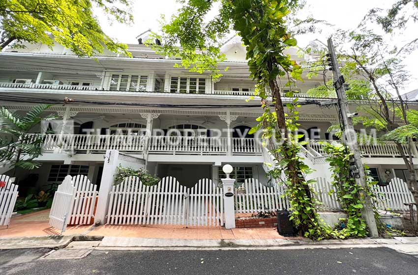 Townhouse in Sukhumvit