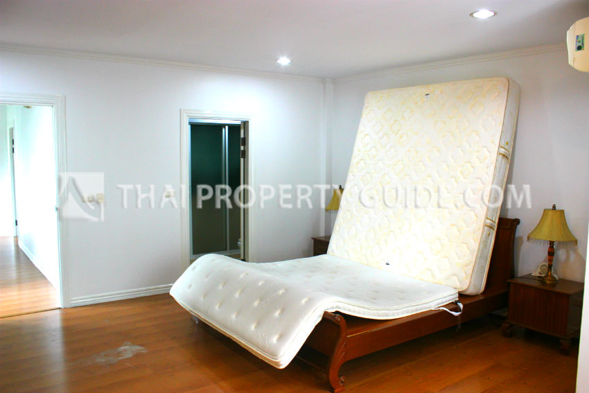 Townhouse in Sukhumvit 