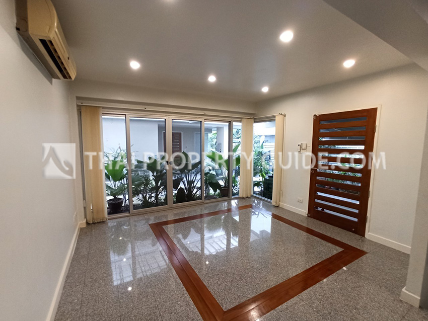 Townhouse in Sukhumvit 