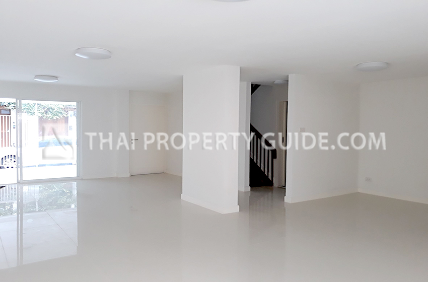 Townhouse in Sukhumvit 