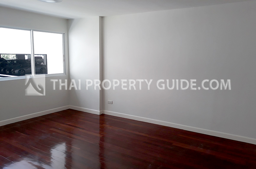 Townhouse in Sukhumvit 