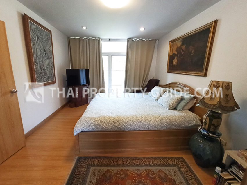 Townhouse in Sukhumvit 