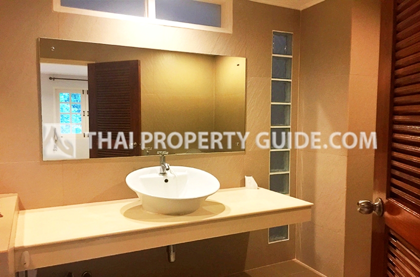 Townhouse in Sukhumvit 