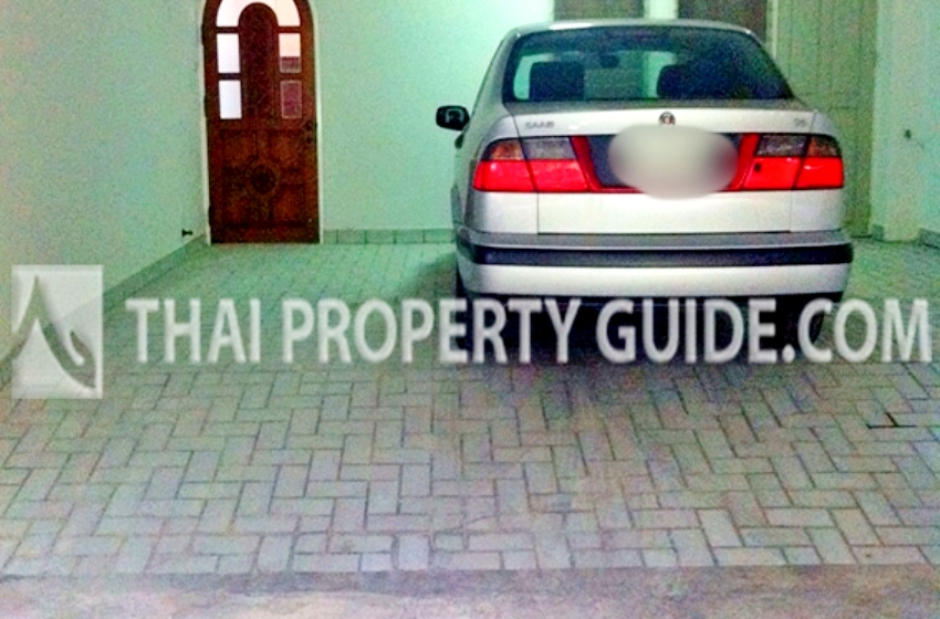 Townhouse in Sukhumvit 