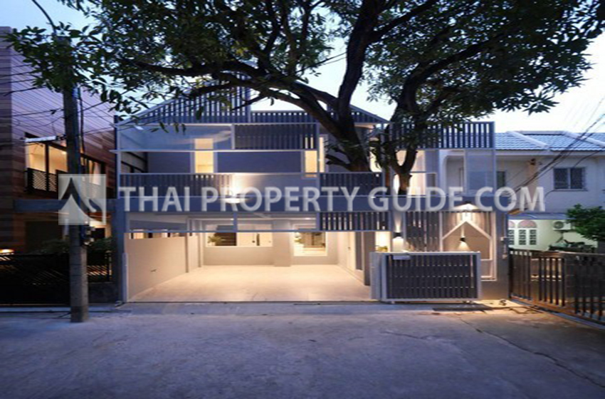Townhouse in Sukhumvit