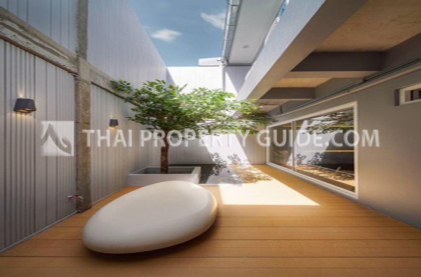 Townhouse in Sukhumvit 