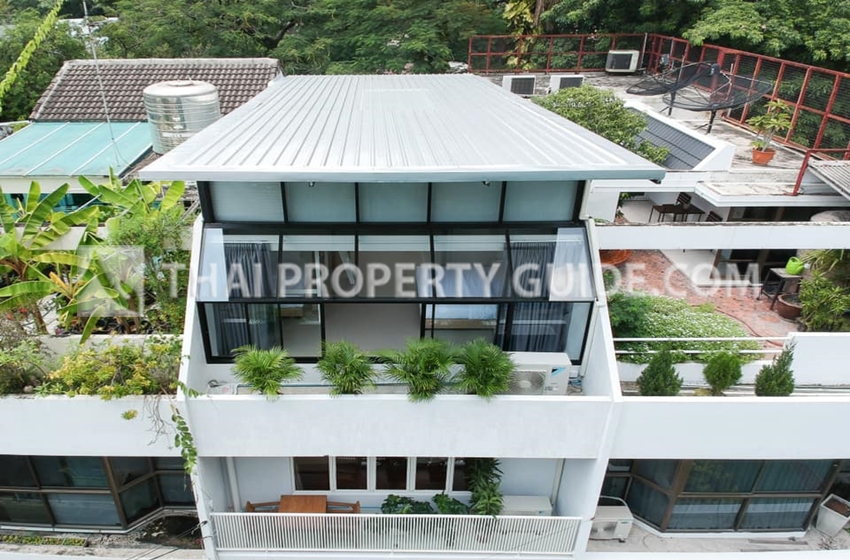 Townhouse in Sukhumvit