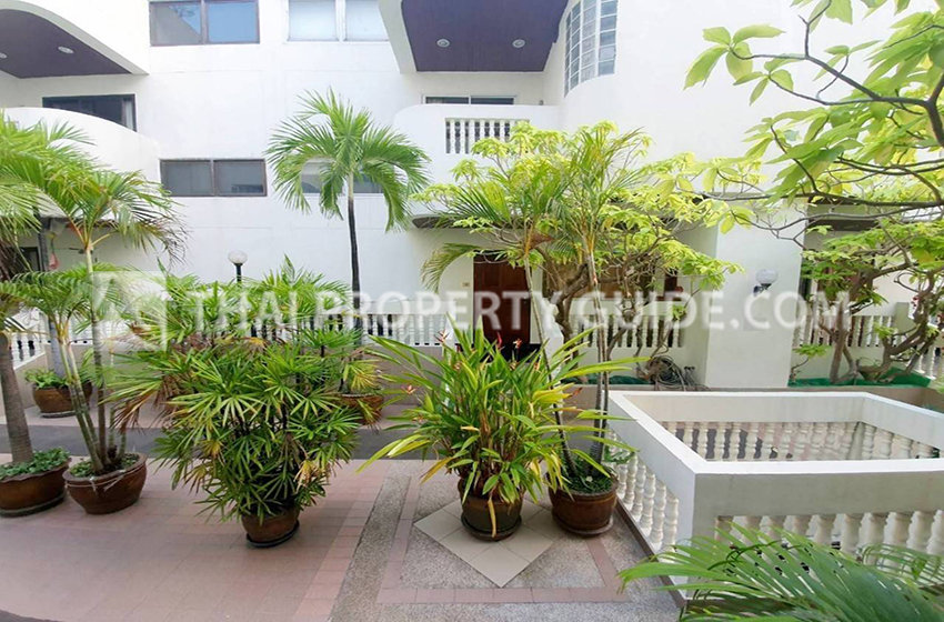 Townhouse in Sukhumvit