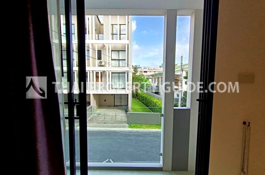 Townhouse in Sukhumvit 