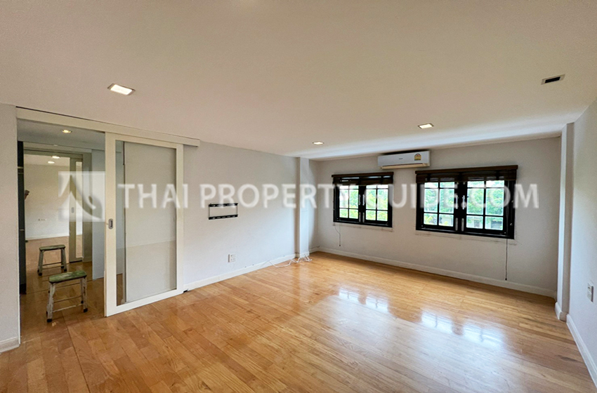 Townhouse in Sukhumvit 