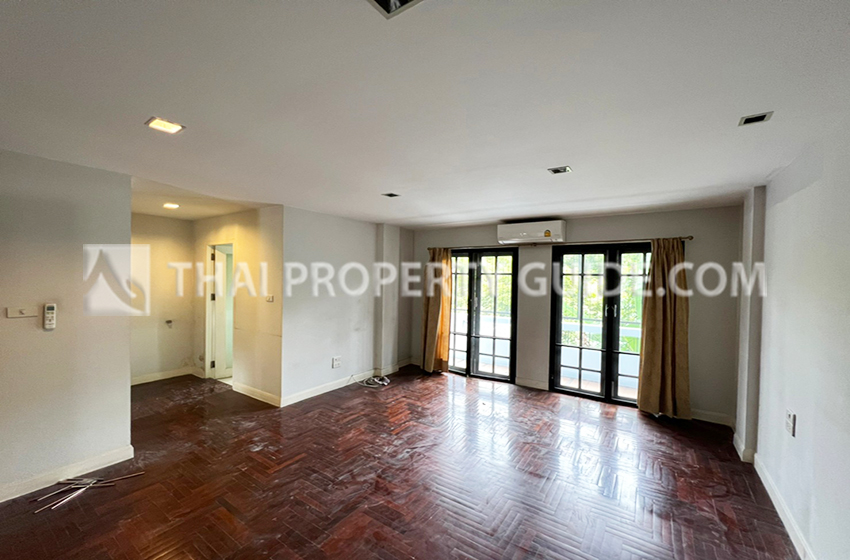 Townhouse in Sukhumvit 