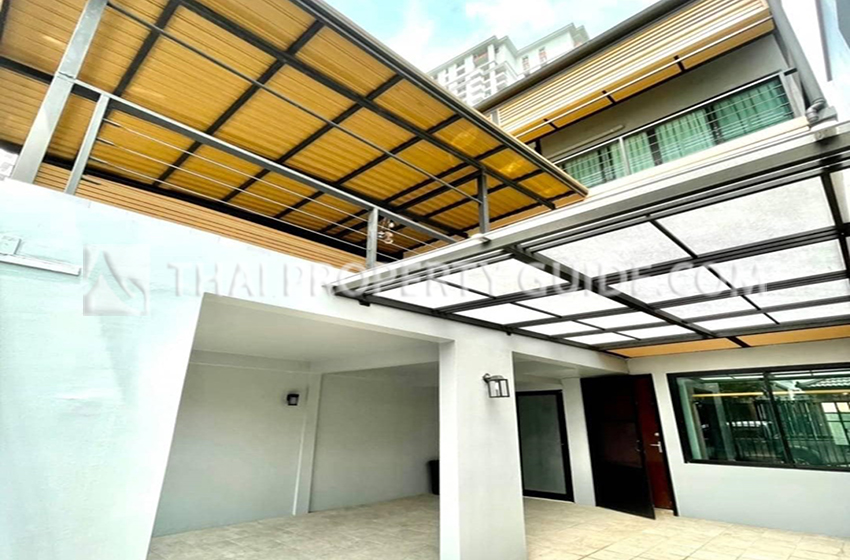 Townhouse in Sukhumvit