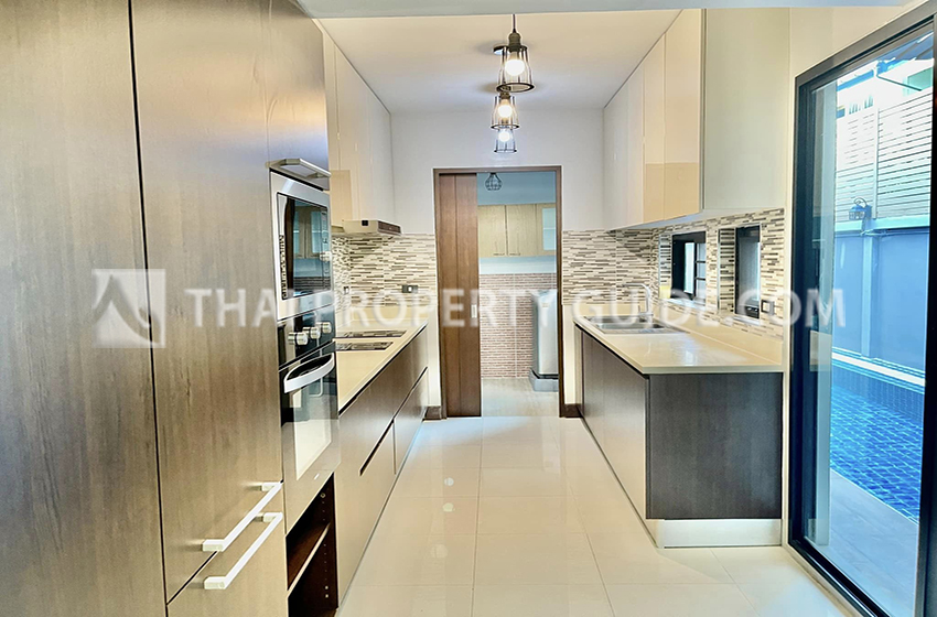 Townhouse in Sukhumvit 
