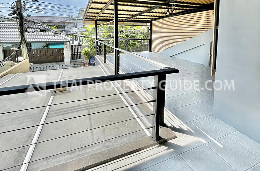 Townhouse in Sukhumvit 