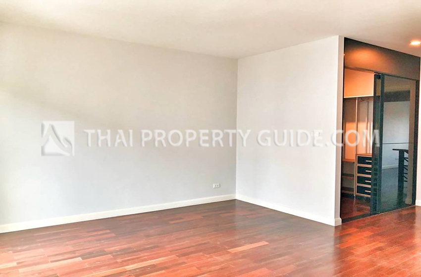 Townhouse in Sukhumvit 