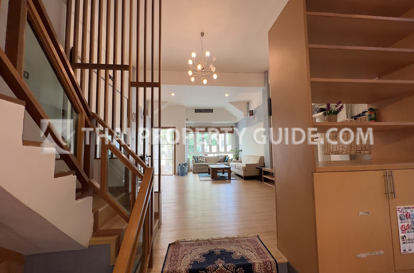 Townhouse in Sukhumvit 