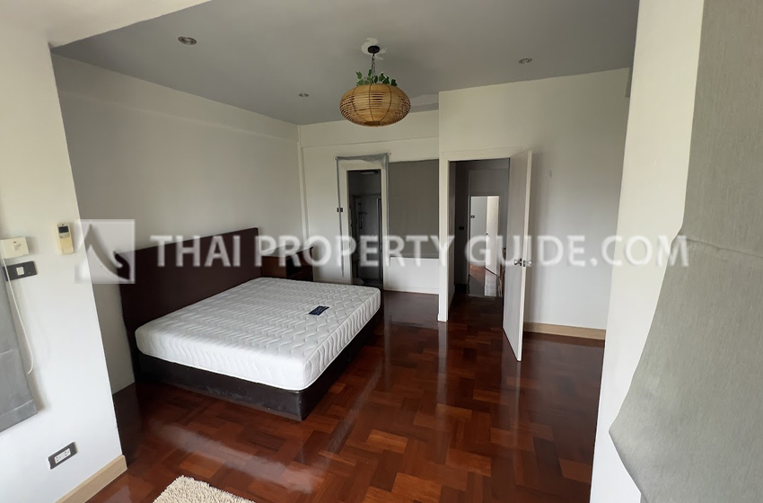 Townhouse in Sukhumvit 