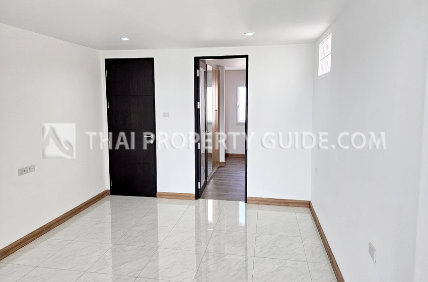 Townhouse in Sukhumvit 