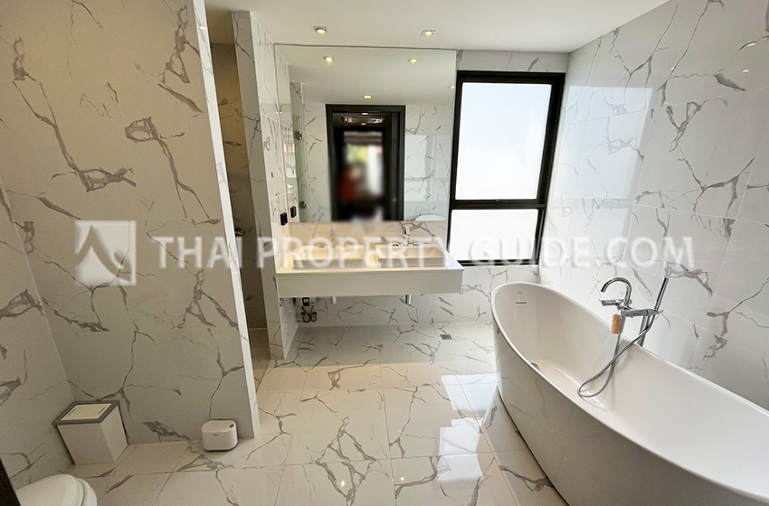 Townhouse in Sukhumvit 